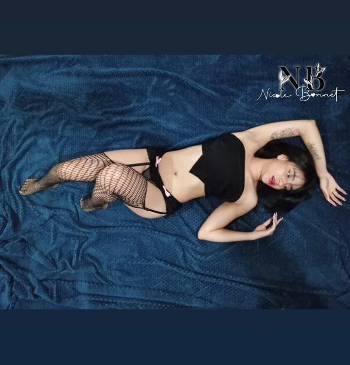 Nicole_Bonnett's Offline XXX Chat