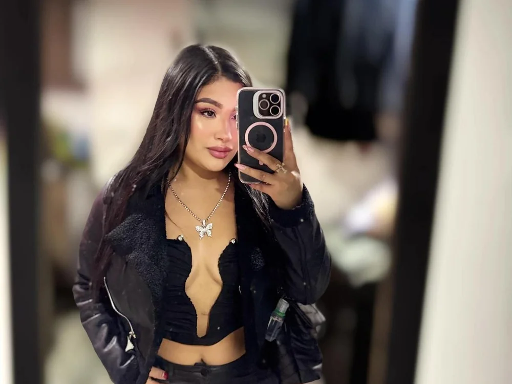 Bella_Wolf_ offline chatrum