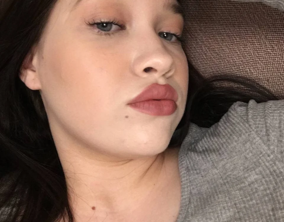 Jenie_Nova's Offline Chat Room