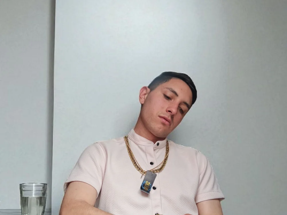 MacroP24 – Offline XXX chat