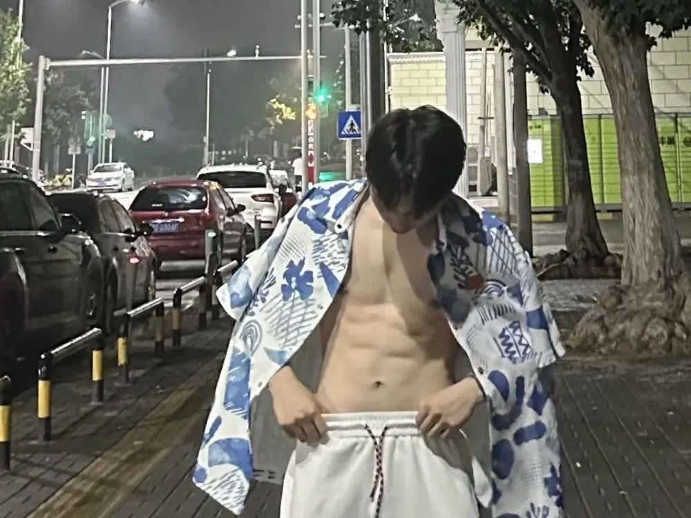 yangyang-2003 Chat XXX offline