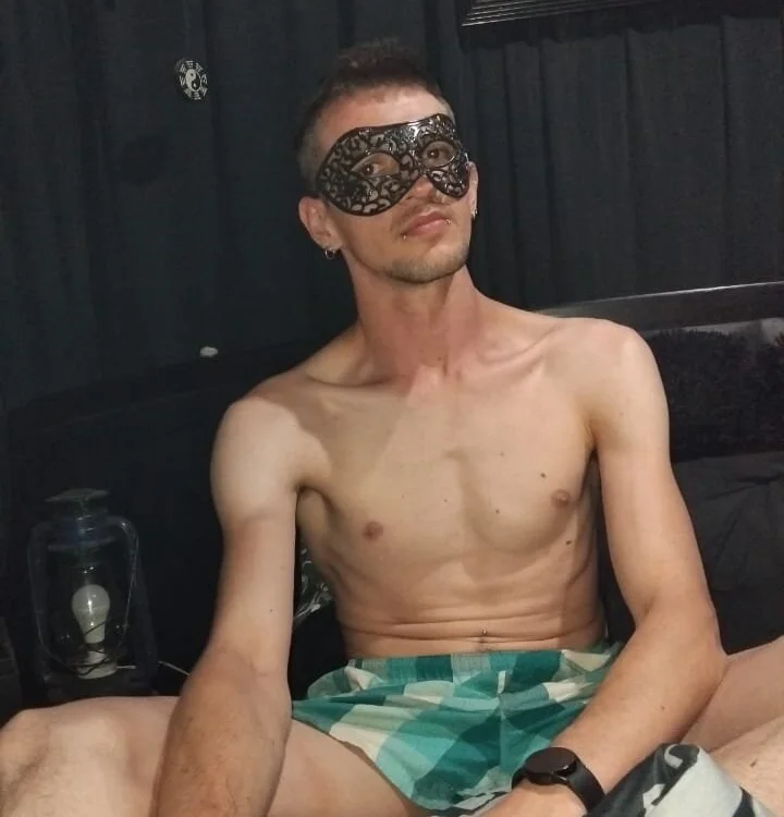 Geruto77's Offline Chat Room