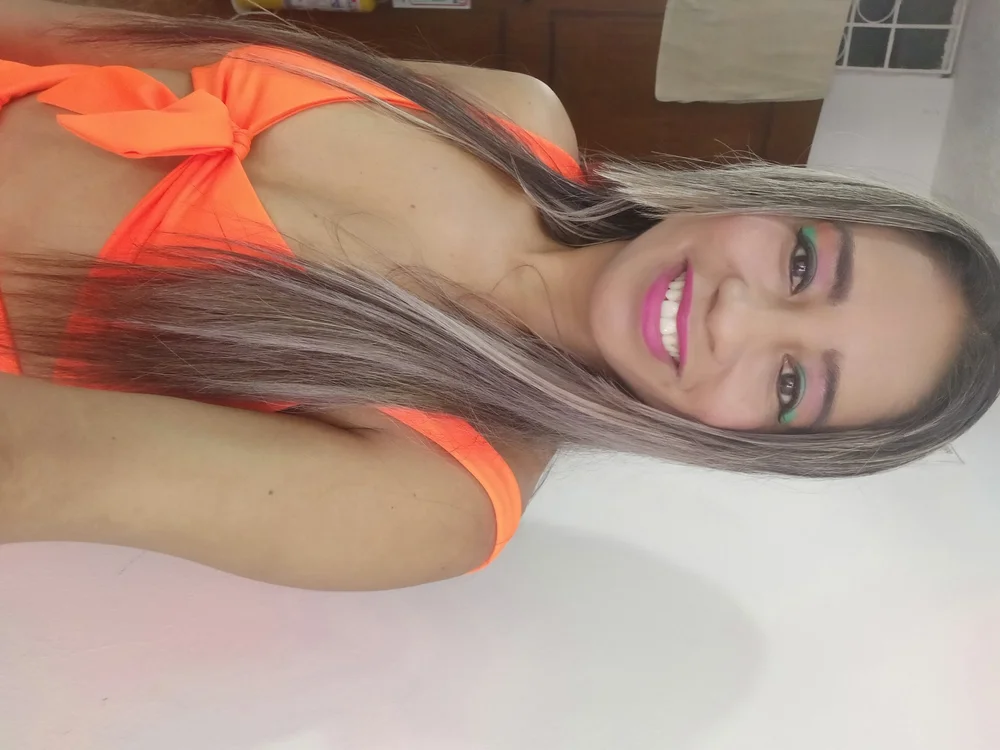 nina_tinydoll's Offline XXX Chat