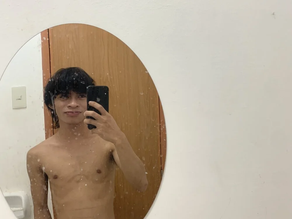 Chatroom XXX hors ligne de Sultry_Charls