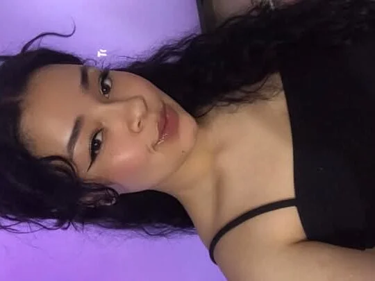 Emmy__ Offline XXX-Chat