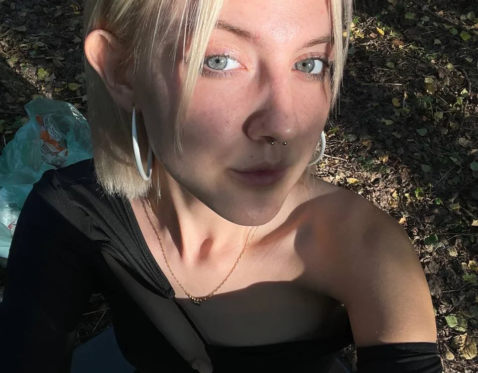 SarahRise's Offline Chat Room