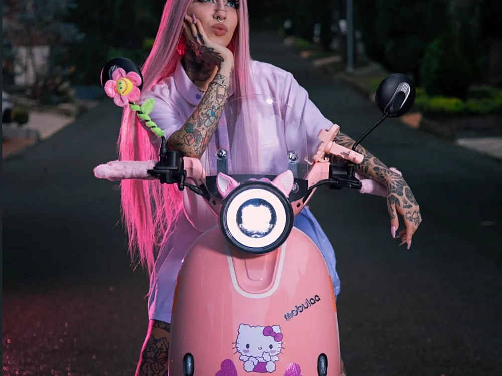 rossebella's Offline Chat Room