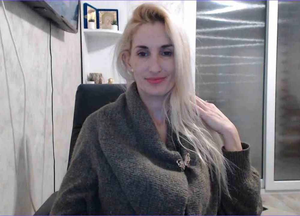 hotsirenne35's Offline XXX Chat