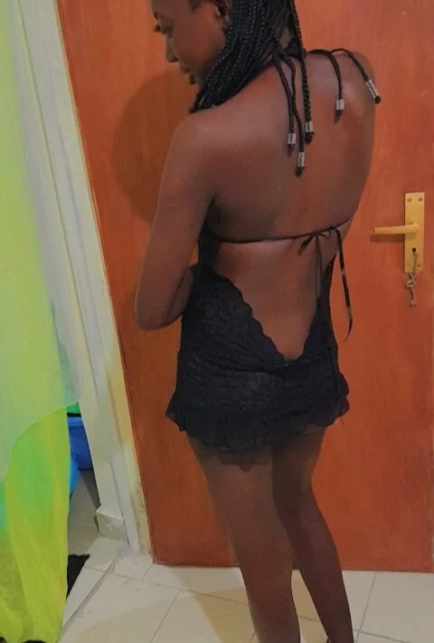 แชท XXX ออฟไลน์ของ Saggy_boobs