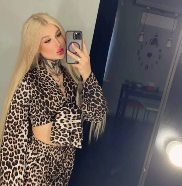 IvyLaurent offline chatrum