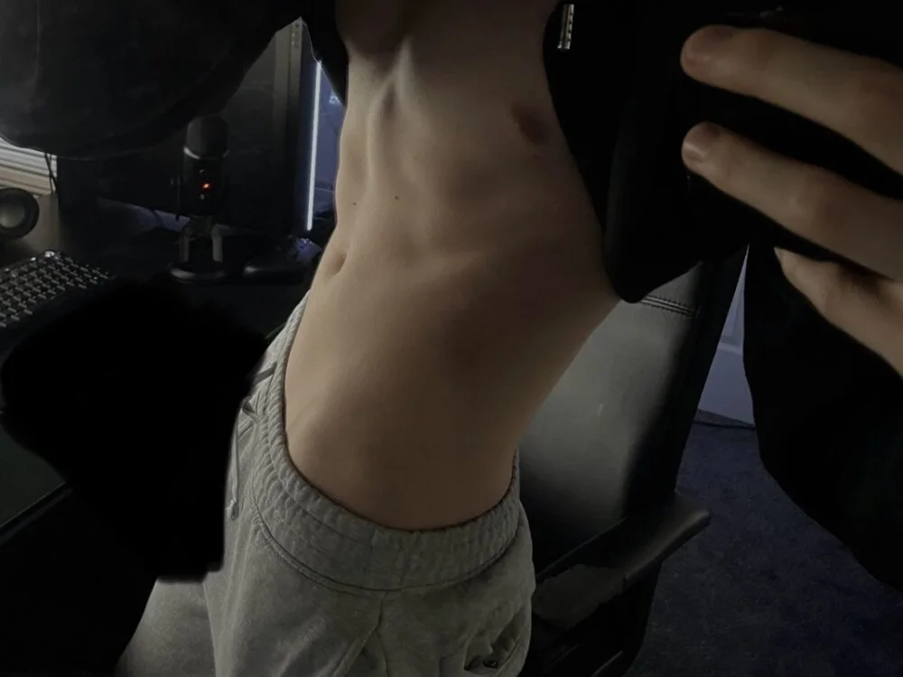 Peach_boy1's Offline XXX Chat