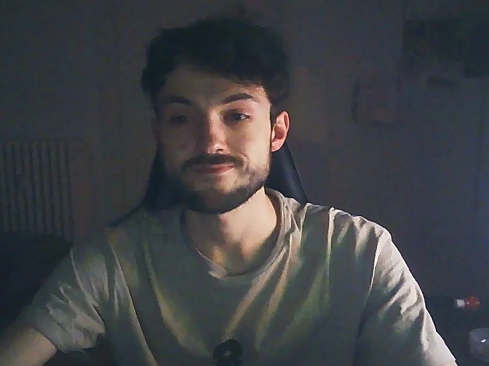 Offline chatovací místnost HoTCam_simon