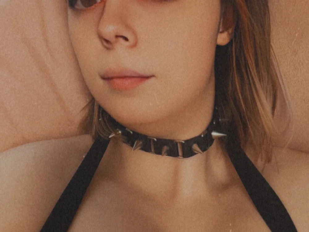 chey_2001's Offline Chat Room