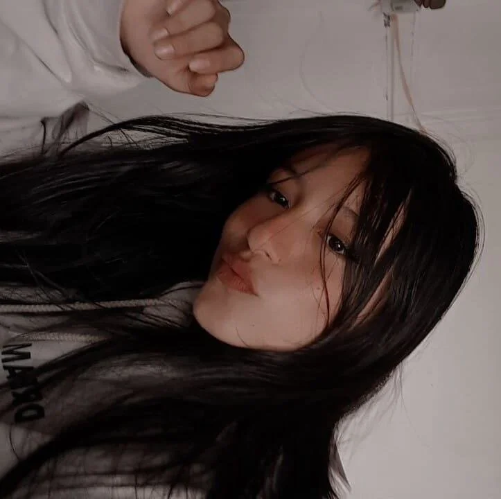 EmilyFtKarina offline chatrum