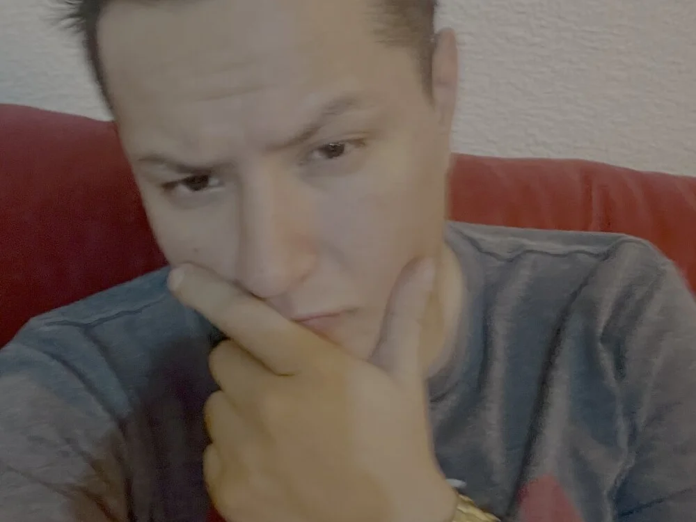 Moni-y-pablo's Offline XXX Chat