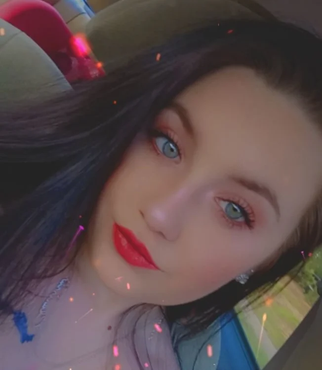 BabeGirl23's Offline Chat Room