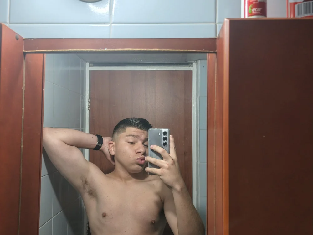 elmacholargo77 offline chatrum