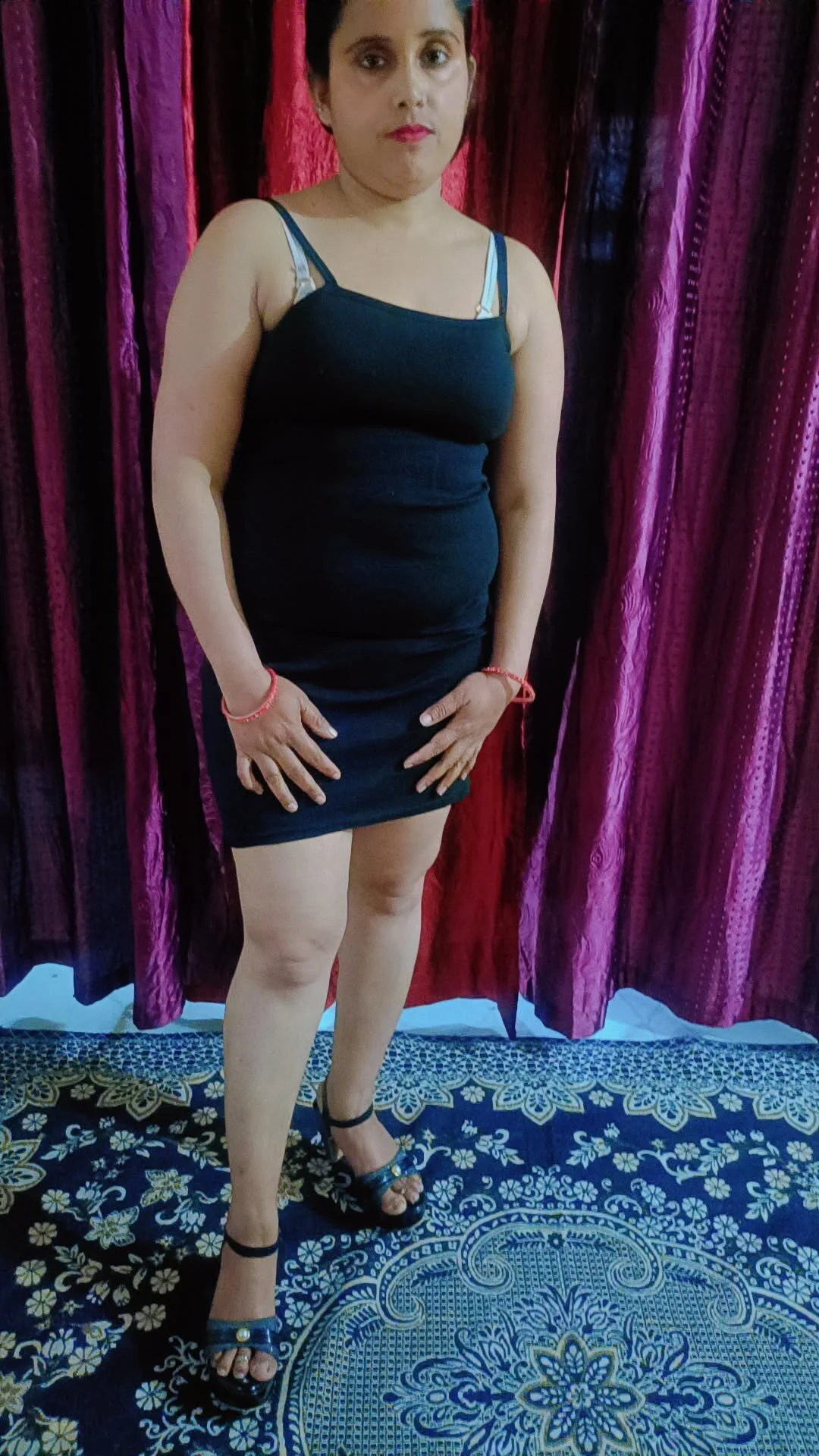 Hot-riya01