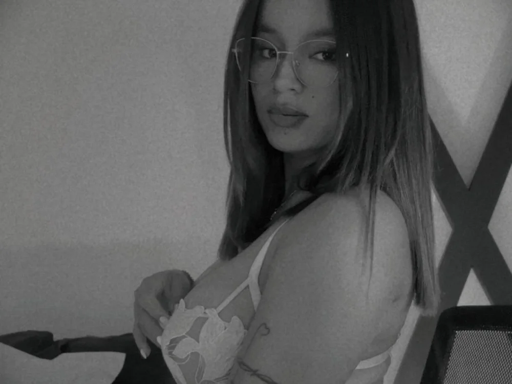 Mia_Sweet07n Offline XXX chat