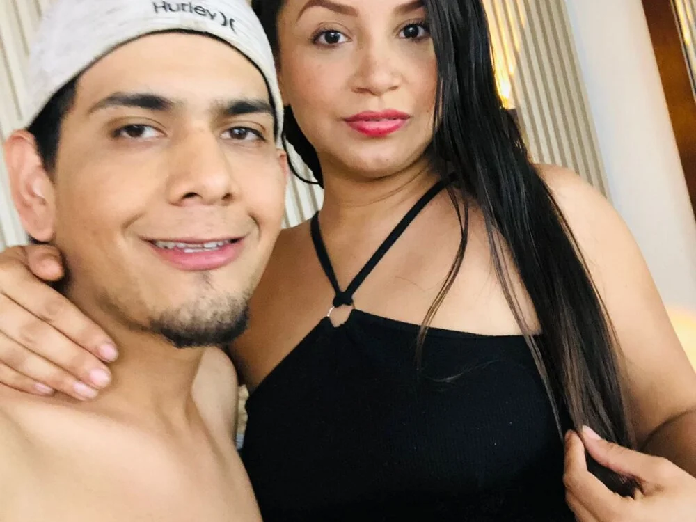 alexxa_and_sadman Offline XXX-Chat