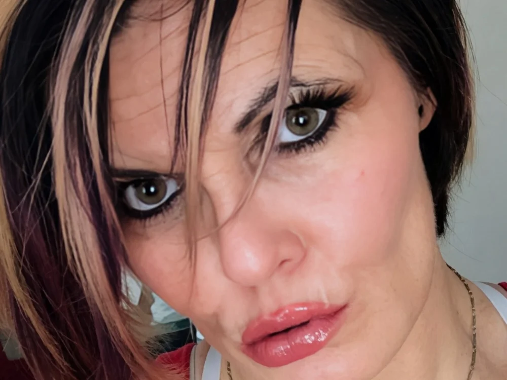 kitty-kitten82 অফলাইন XXX চ্যাট