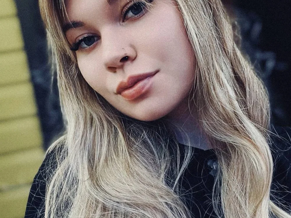 RexellaByfield's Offline Chat Room