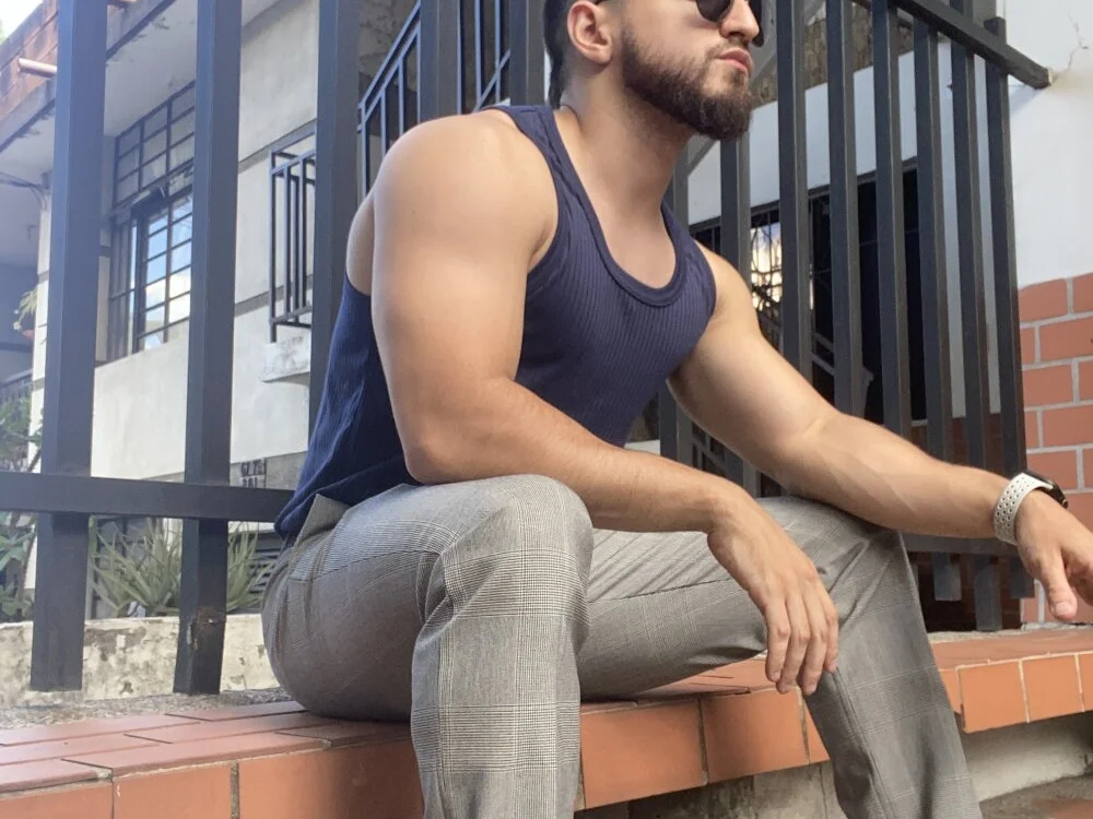 bradley_martinez: офлайн-секс-чат