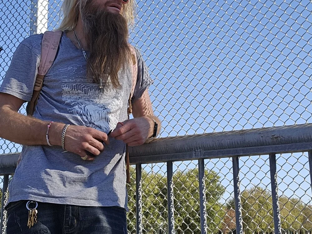 Bigwood8585's Offline XXX Chat