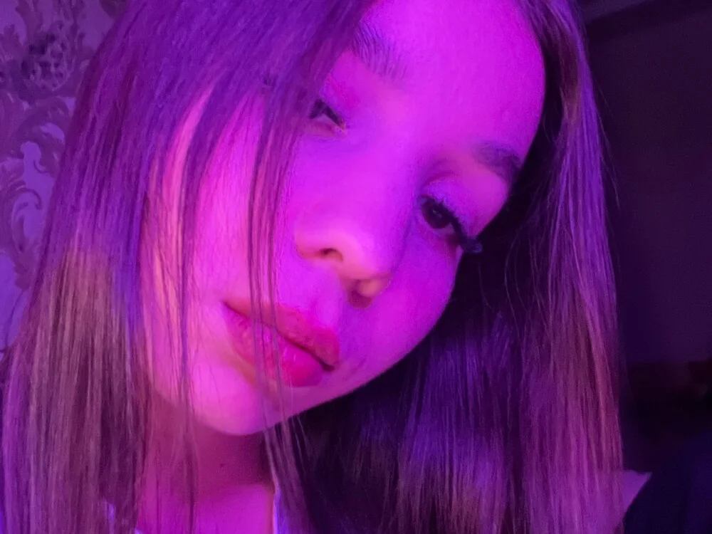 alisa_xoxo's Offline XXX Chat