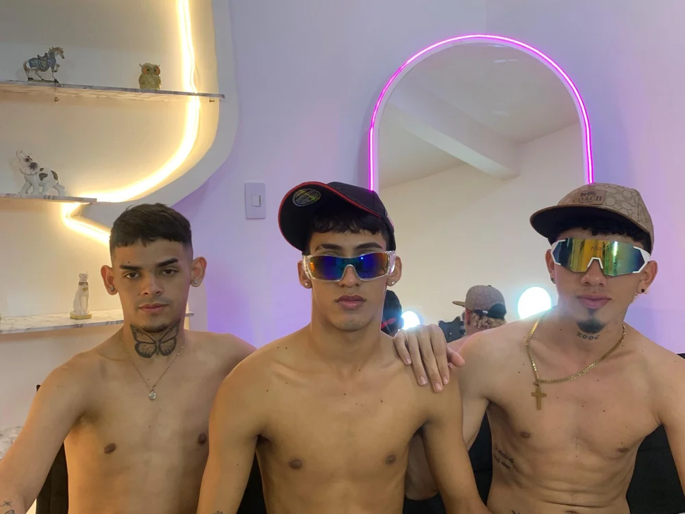 BLONDON_BOYS' Offline Chat Room