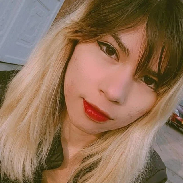 Mavis_Dark's Offline Chat Room