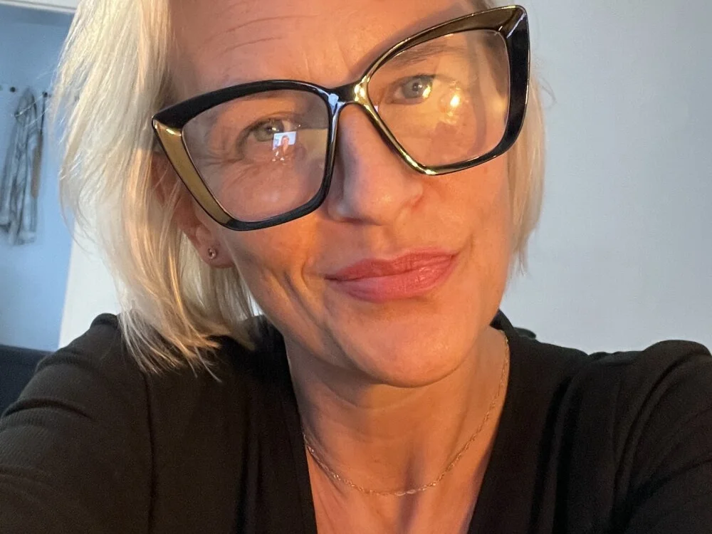 TinaRubia77's Offline XXX Chat