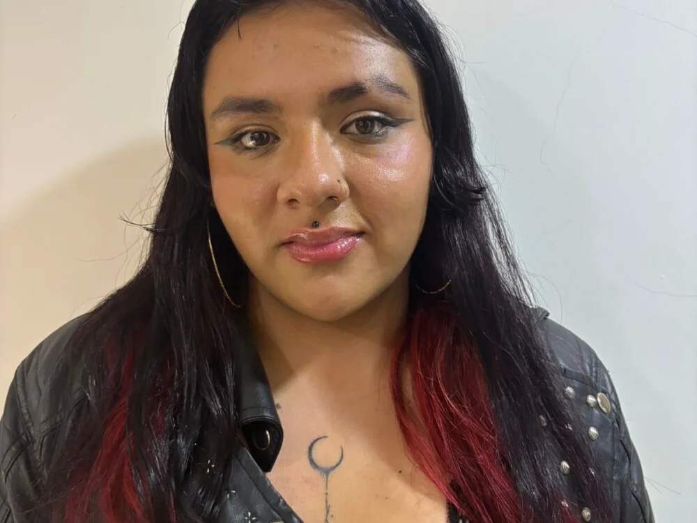 Emily_mouns' Offline XXX Chat