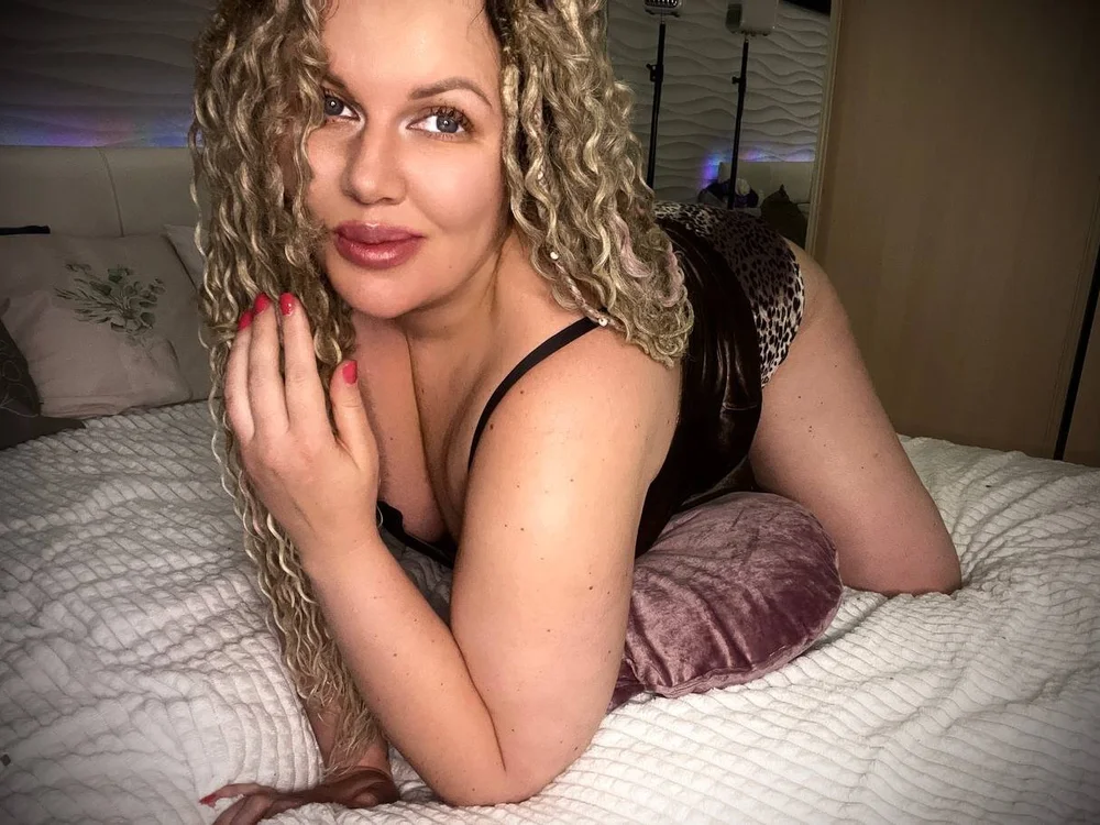 Crimson_Flame Offline XXX-Chat