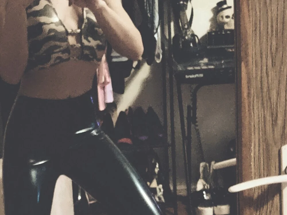 GoldenSasha's Offline XXX Chat