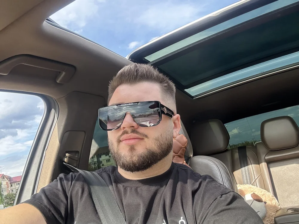 andreibst1999's Offline Chat Room