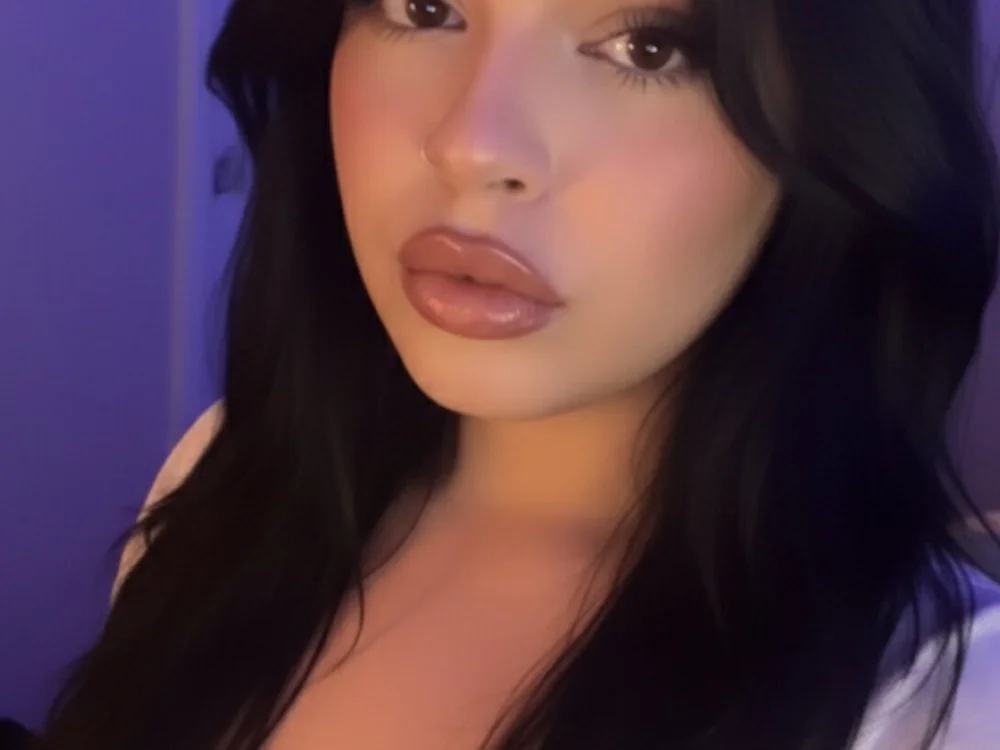 selinakyle1's Offline Chat Room