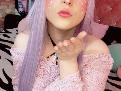 Avril2001 Offline XXX Chat