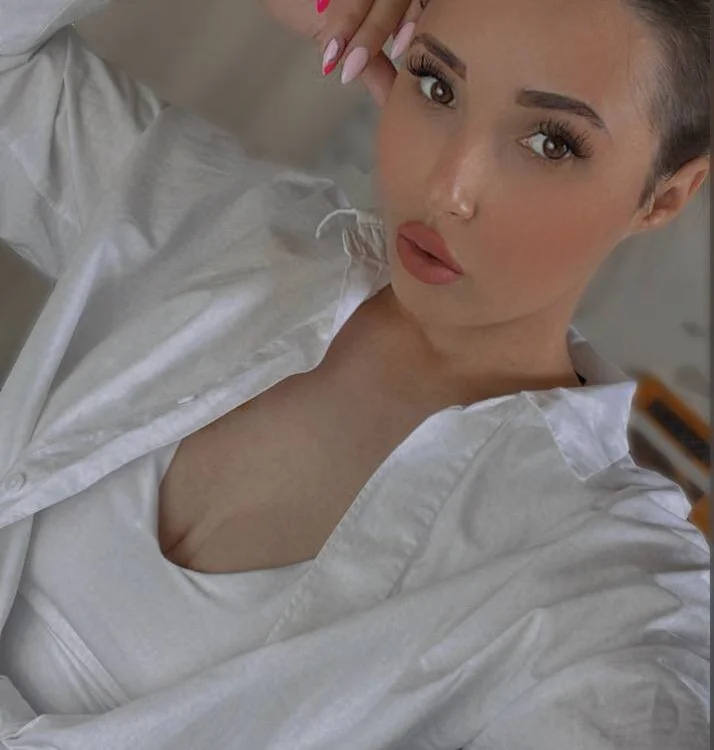 KatyBeautyX's Offline Chat Room