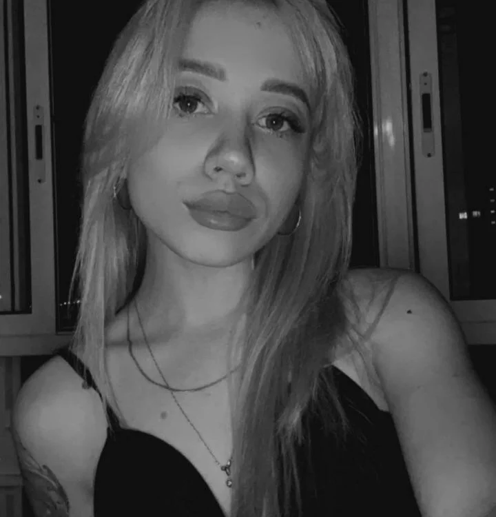 MonaHemsley's Offline XXX Chat