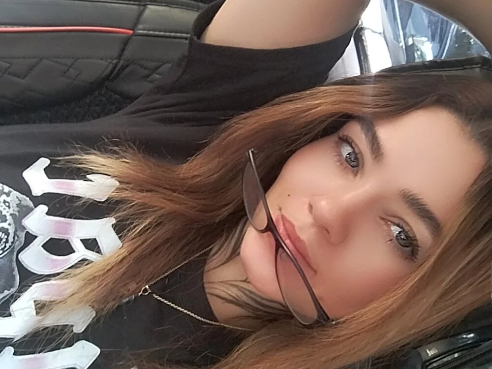 VIOLETA-QUEEN's Offline XXX Chat