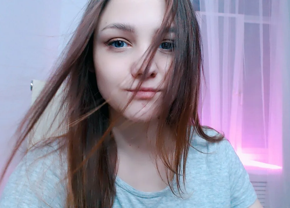 Ella_Di's Offline Chat Room