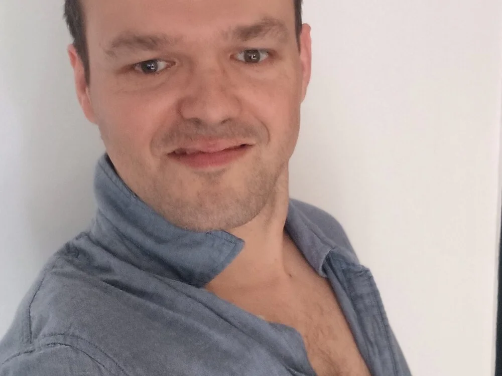 antoinepassion's Offline XXX Chat