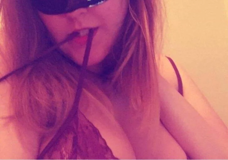 ห้องแชทออฟไลน์ของ KinkyBoobsQueen