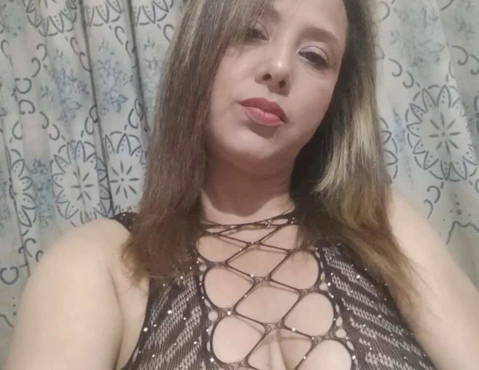 GabrielaMilfSg's Offline XXX Chat