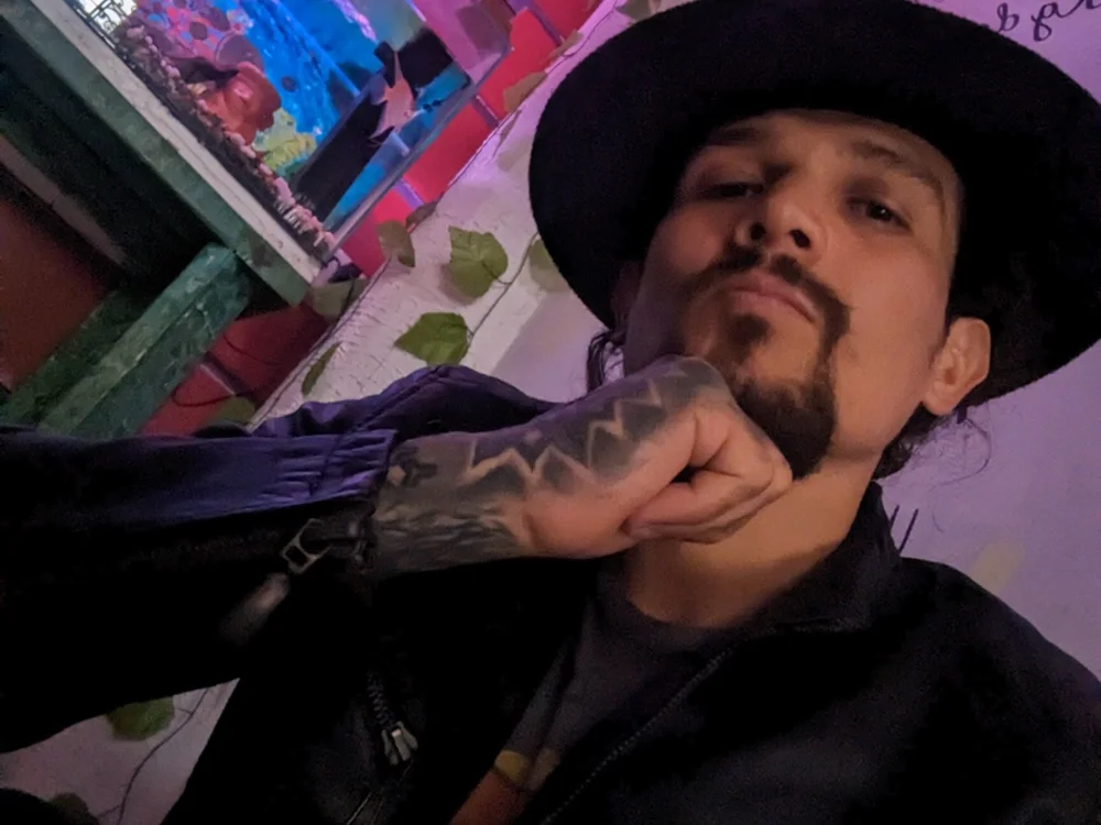 TtrevorHome's Offline Chat Room