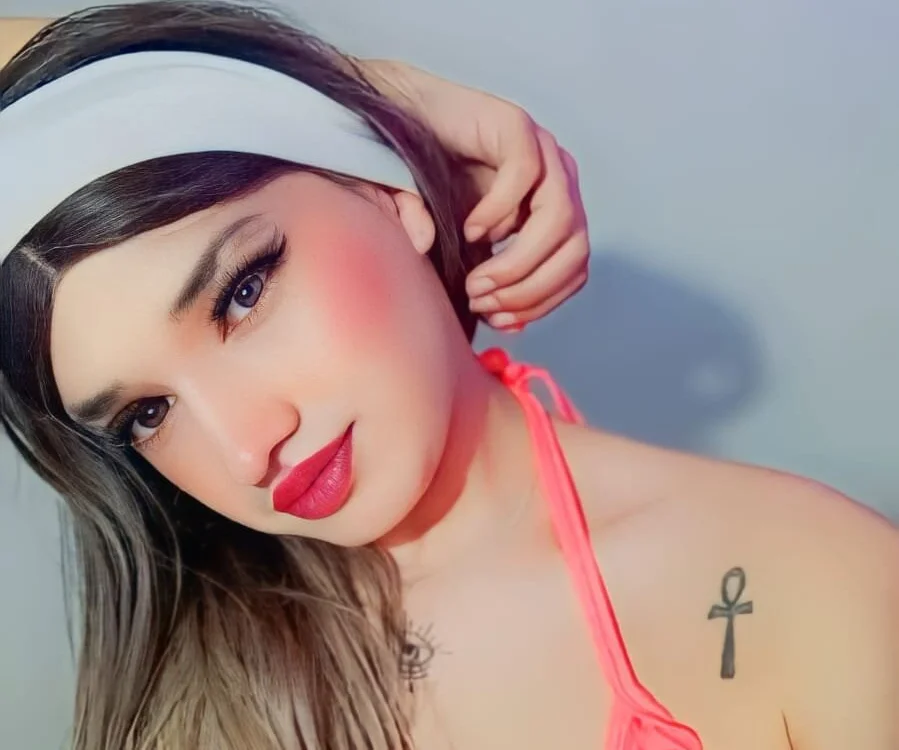 Latin_Gabriela cam model