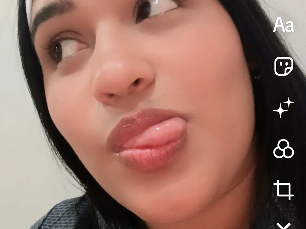 angel_berry's Offline XXX Chat
