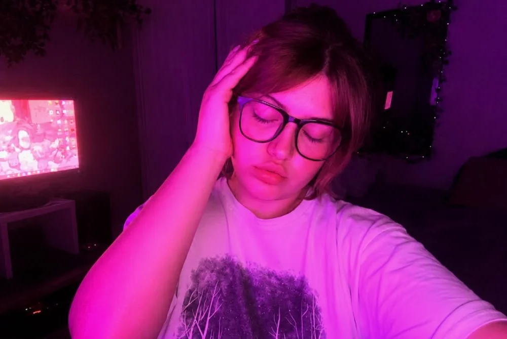 OliviaBloom_'s Offline Chat Room