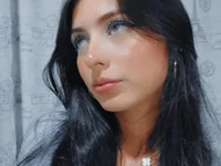 VIOLET_19XXX élő XXX-chatje